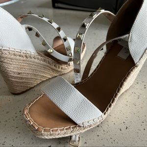 STEVE MADDEN Studded Strappy Wedge